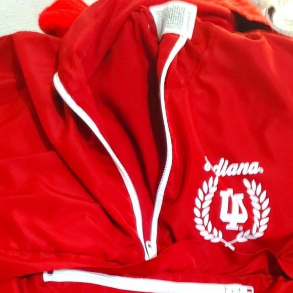 Victoria Secret pullover - Picture 1 of 2